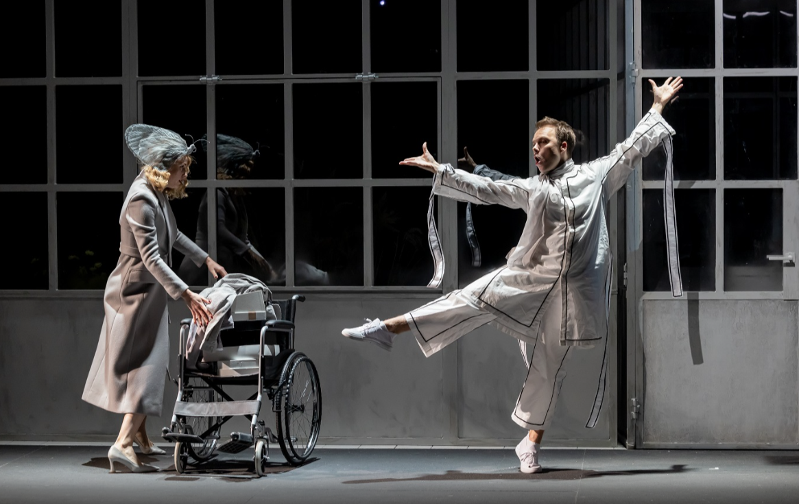 4 дня в 25 кадре