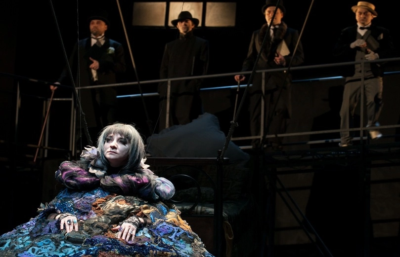 Безумная из Шайо