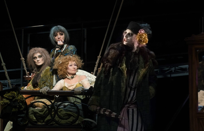 Безумная из Шайо